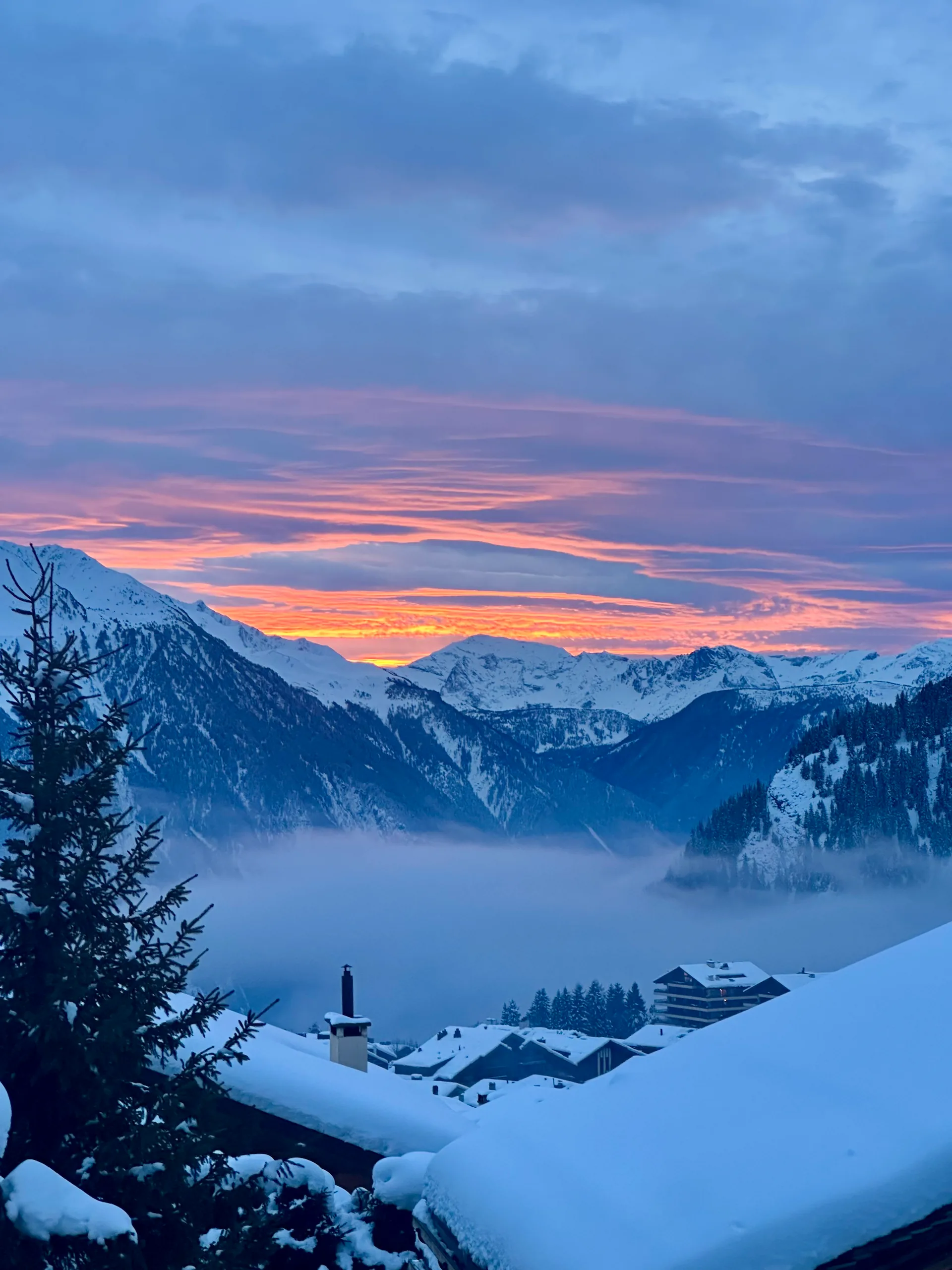 Private chalet scene in the Swiss Alps, slide 2 — INSIGHT winter operations